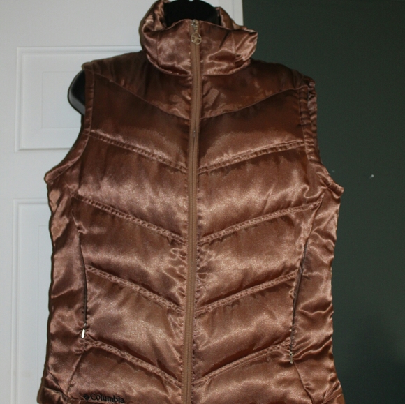 HP!*TRENDY VIBES Columbia Titanium puffer vest EUC - Picture 4 of 12
